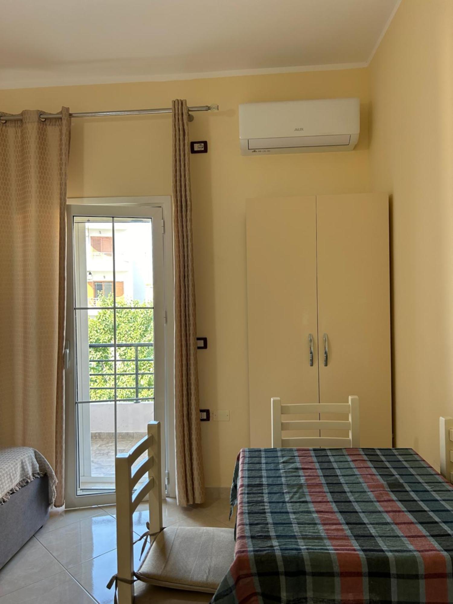 Rest House Vlore Exterior photo